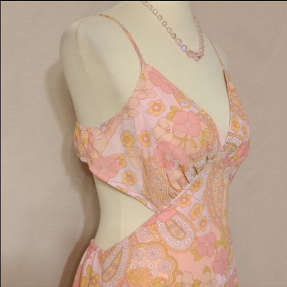 ‼️3 for $60‼️ 3rd+Malt Pink Floral Patterned Cut-out Sides Open Back Maxi Dress - Picture 6 of 12